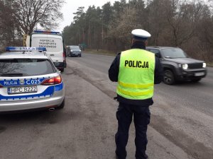 Policjant RD na drodze w trakcie wspólnej służby z ITD