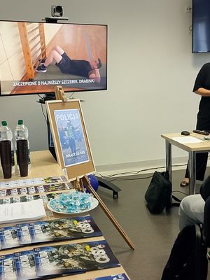 telewizor który emituje tor sprawnościowy do policji