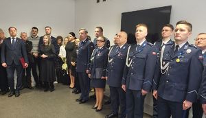 goście zebrani w sali