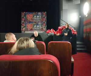 policjantka prowadzi szkolenie