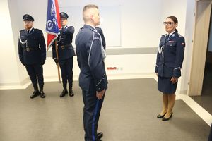 dowódca uroczystości melduje Pani Komendant