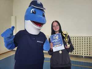 Polfinek pozuje z laureatką najlepszej zawodniczki turnieju